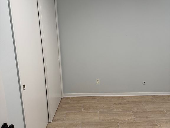 4th image of 105 South Ave