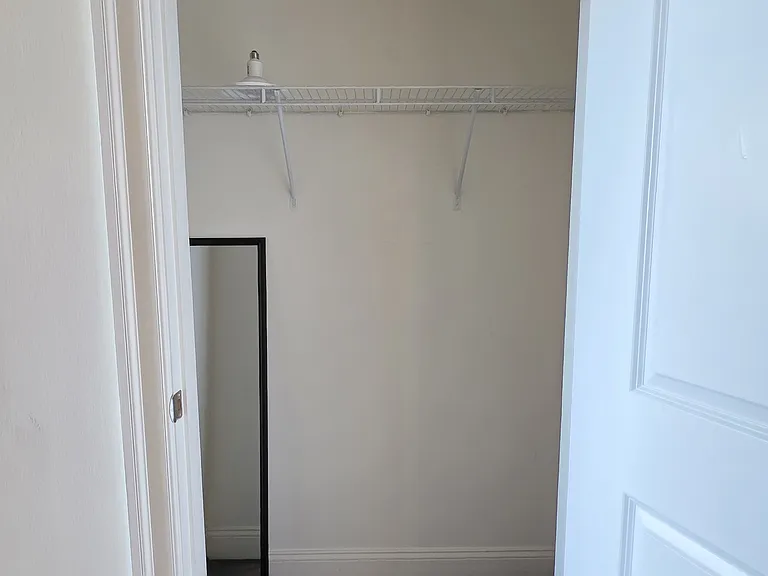 314-22 Walnut St #402 — Photo 19