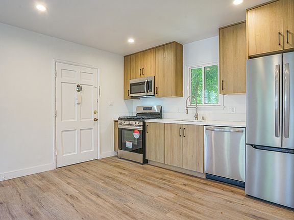 3rd image of 6112 Saturn St Unit 1/2