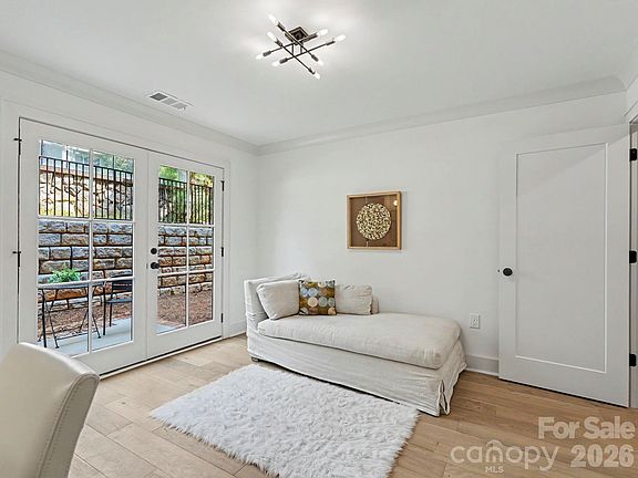 5th image of 3139 Colyer Pl