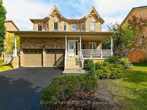 6843 Campbell Settler Ct, Mississauga, ON L5W 1B3