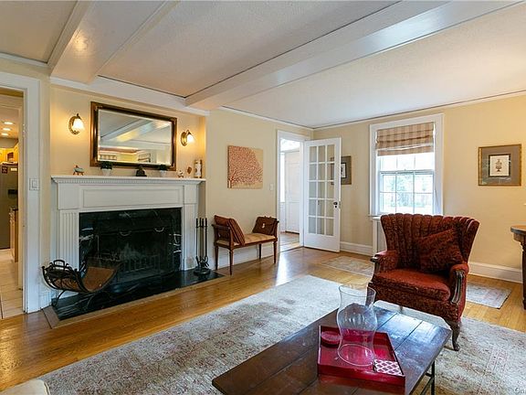 2nd image of 21 Forest Ave