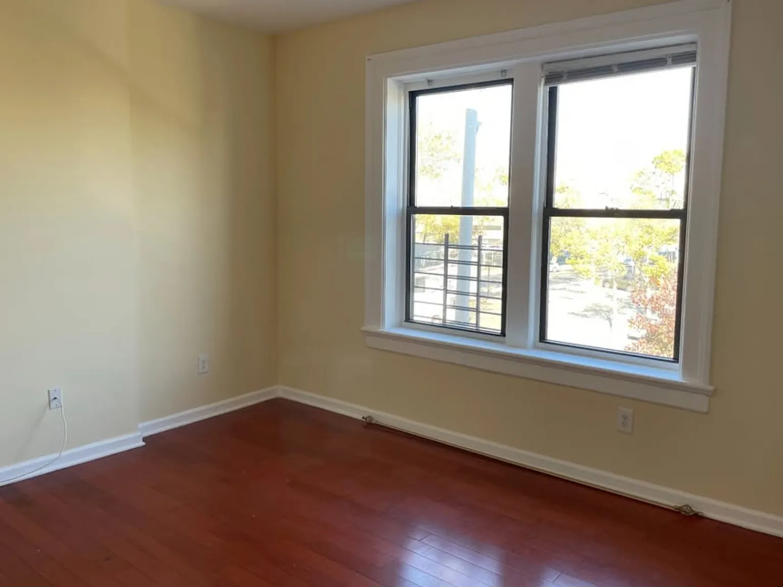 4 bed, $2,375 — Photo 1