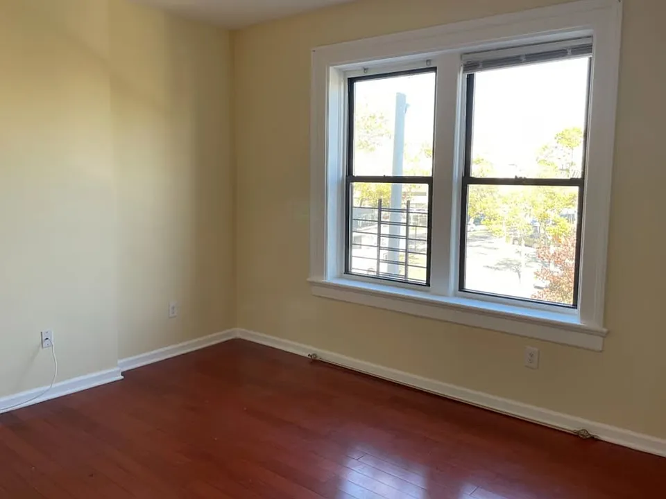 280 Morris Ave #2