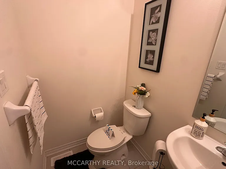 451 Black Cherry Cres — Photo 17
