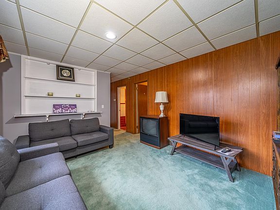 2nd image of 44 Park Pl