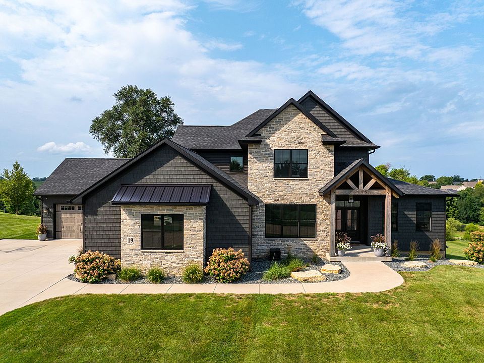 1st image of 19 Pebble Creek Cir