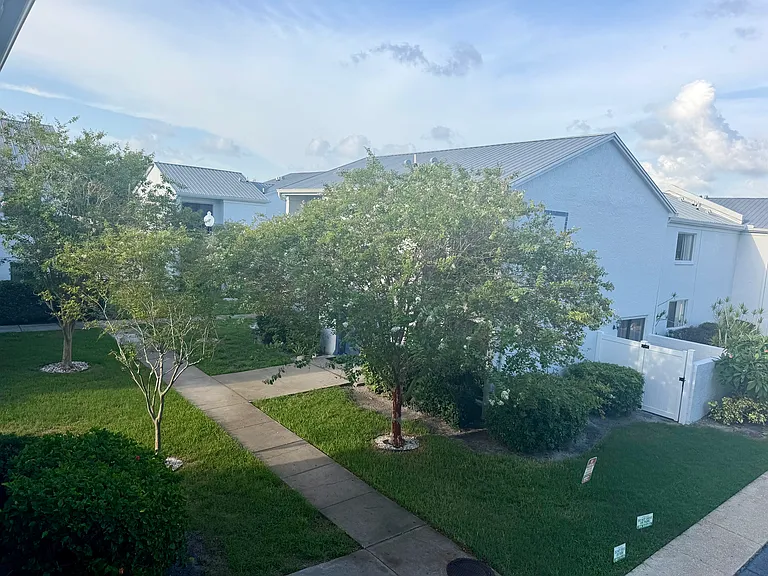 8800 Bardmoor Blvd #20 — Photo 27