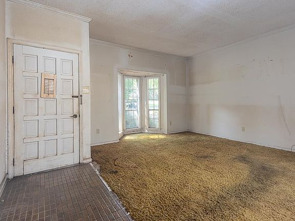 4th image of 8167 Hunters Grove Ln
