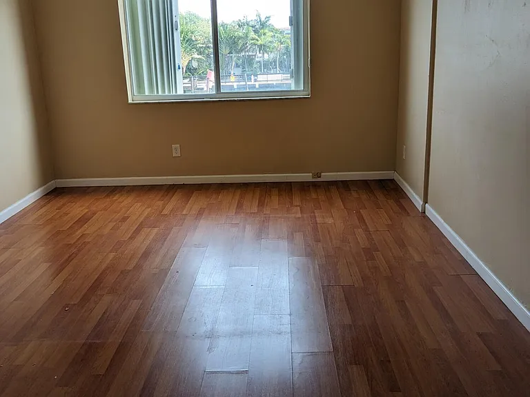 8001 N Crespi Blvd #2C — Photo 18