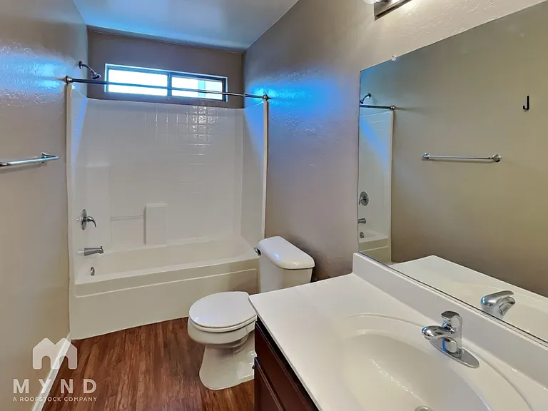 36590 W San Clemente St — Photo 11