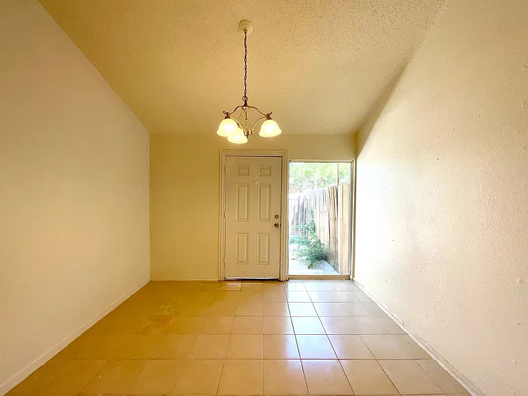 7237 Glen Bay — Photo 11