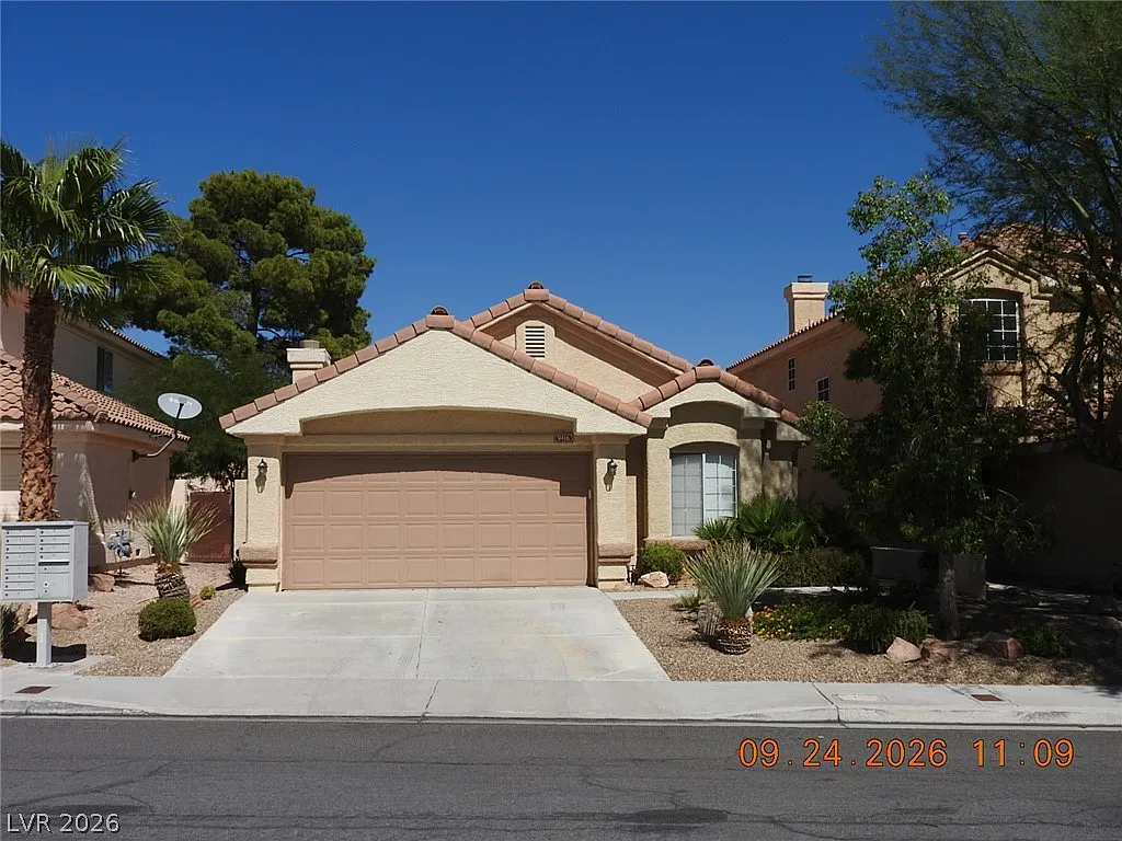 3 bed, 2.0 bath, 1493 sqft, $2,075 — Photo 1