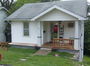 325 Institute St, Staunton, VA 24401