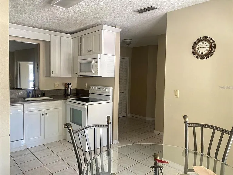 3204 Sabal Palms Ct #B — Photo 4