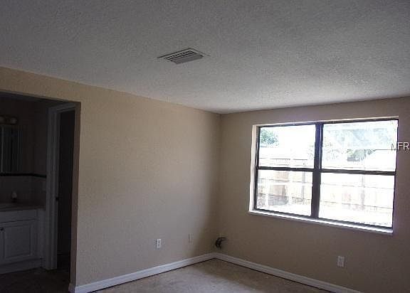 4th image of 3553 Garfield Dr