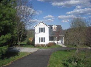 214 Brush Mountain Rd, Blacksburg, VA 24060