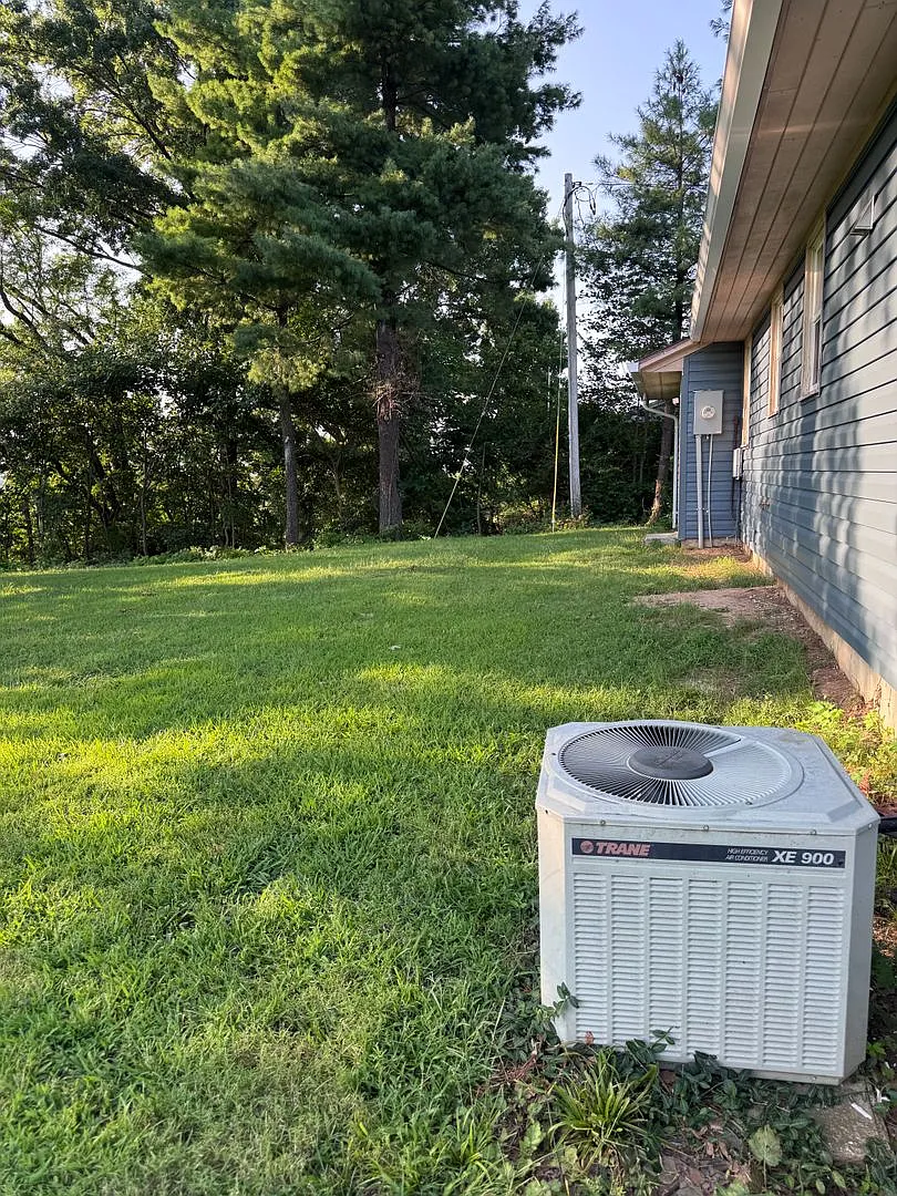 Comfortable Living Near City Conveniences: Charming 3BR Home on S Rustic Rd — Photo 4