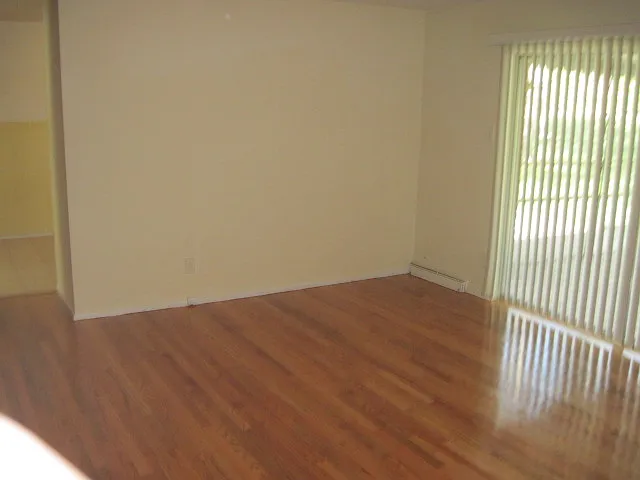 3 bed, 1458 sqft, $2,395 — Photo 2