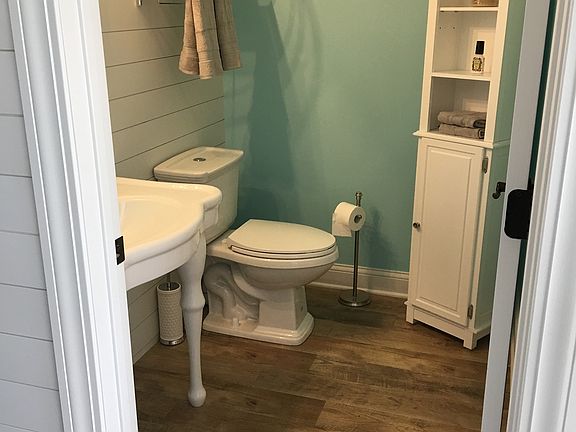 5th image of 43590 Bayfield Dr