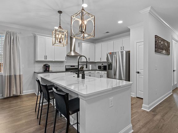 3rd image of 108 Bucklick Creek Ct
