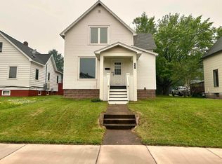 827 9th Ave, Two Harbors, MN 55616