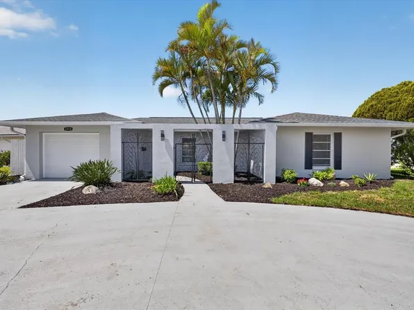 3818 Topsail Trl, New Port Richey, FL 34652