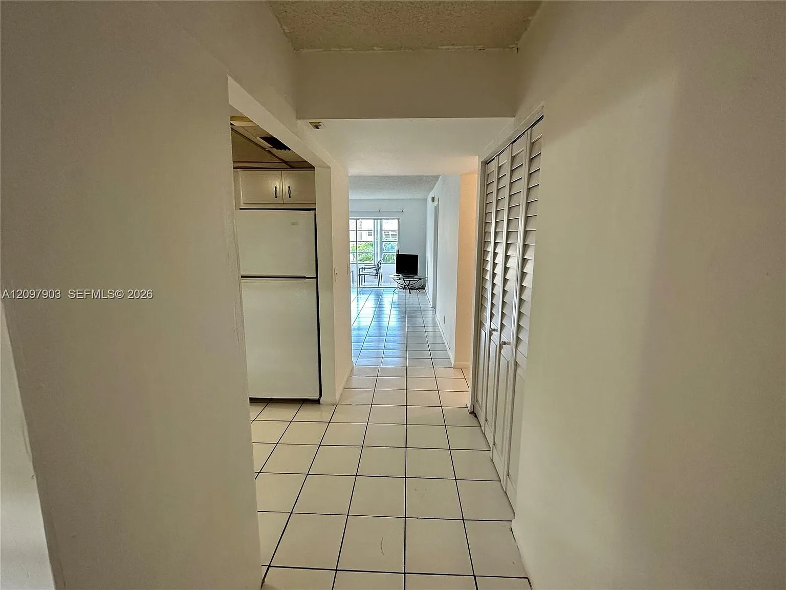 Lauderdale Oaks Condo Xi — Photo 4