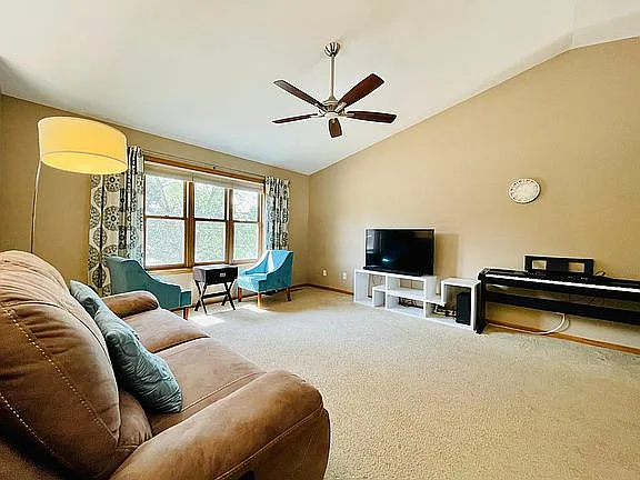 6 Weir Cir — Photo 2