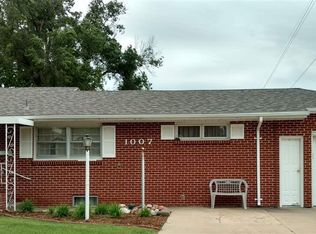 1007 W 19th Ave, Hutchinson, KS 67502