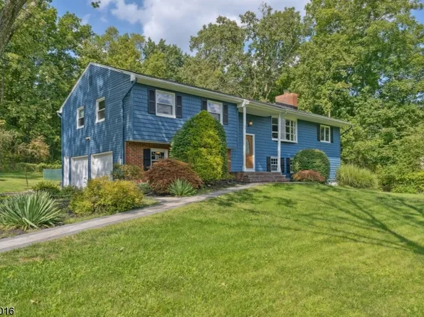 64 Clover Hill Rd, Long Hill Twp., NJ 07946