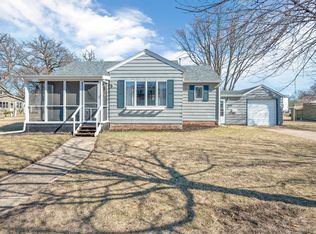 1660 Maplecrest Dr, Estherville, IA 51334