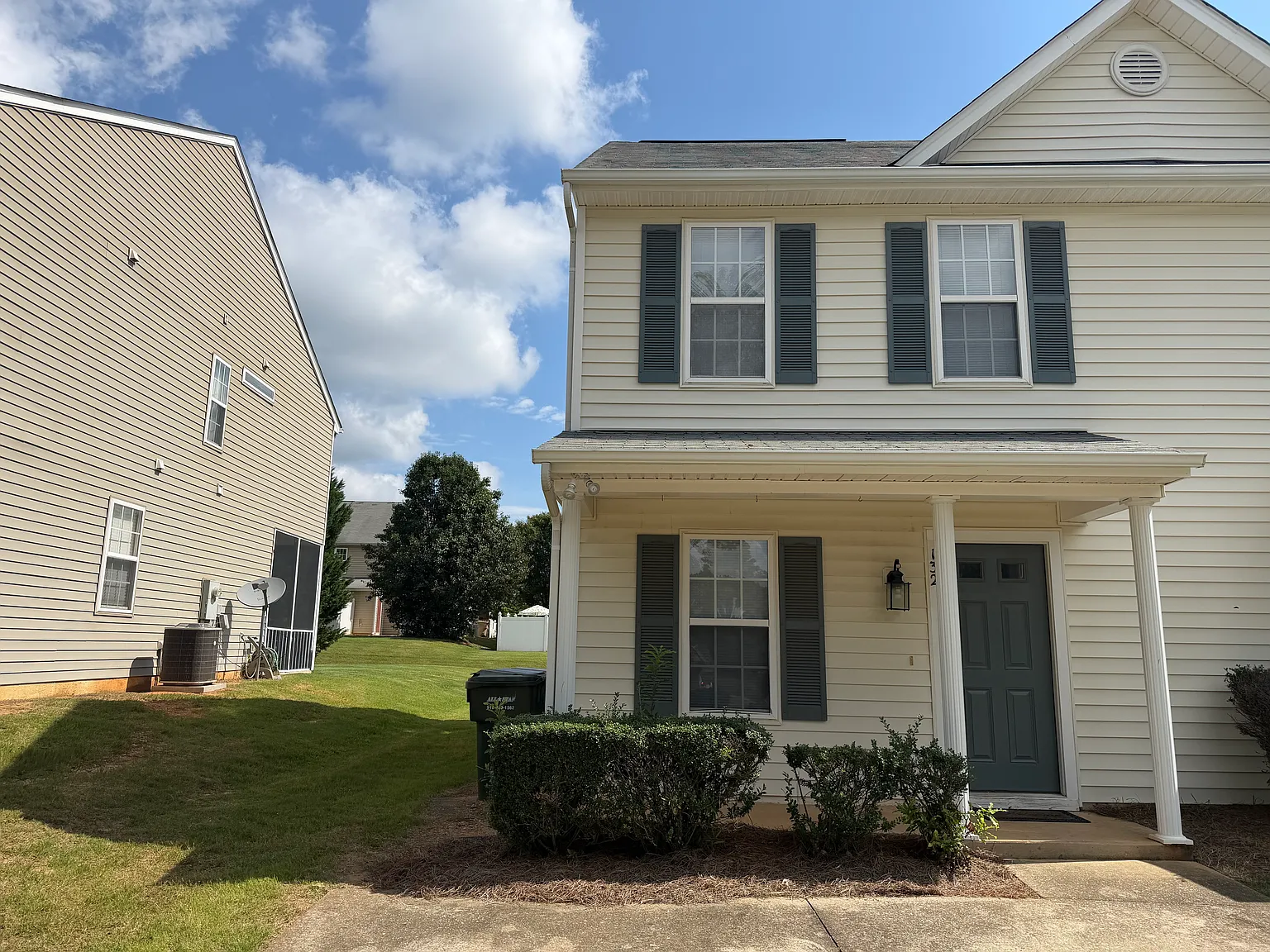2 bed, 2.5 bath, 1039 sqft, $1,450 — Photo 1