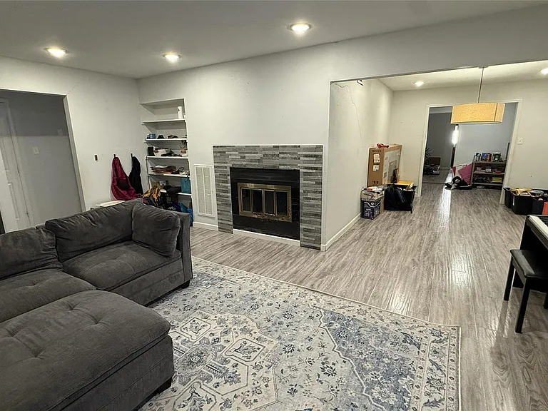 4617 Oleander St — Photo 1