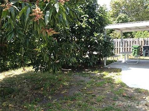 5th image of 520 NE 133rd St