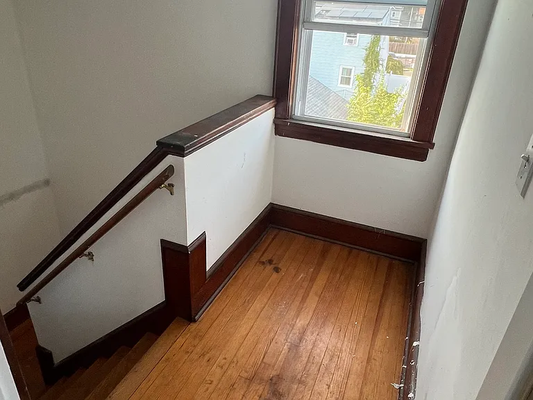 328 Jackson Ave #3 — Photo 10