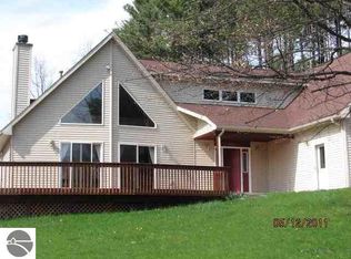 3900 Sean Robinson Ct, Traverse City, MI 49686