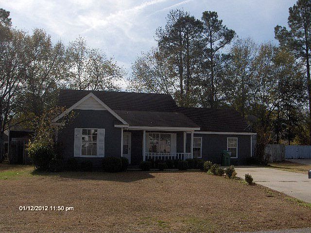 1st image of 939 Lakeside Dr