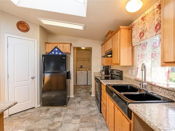 2nd image of 1022 Shawn Ave