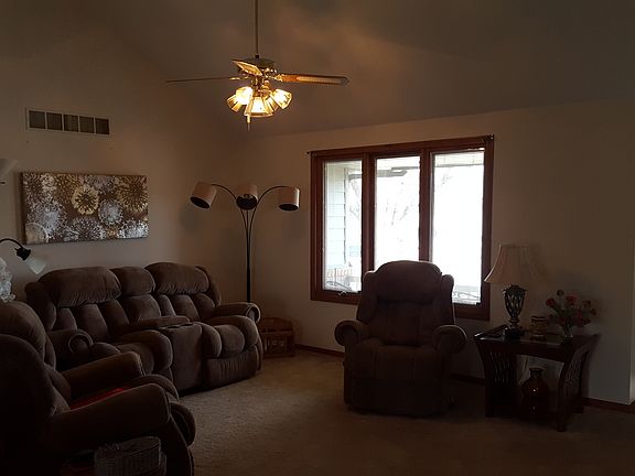 4th image of 2209 Linden Dr