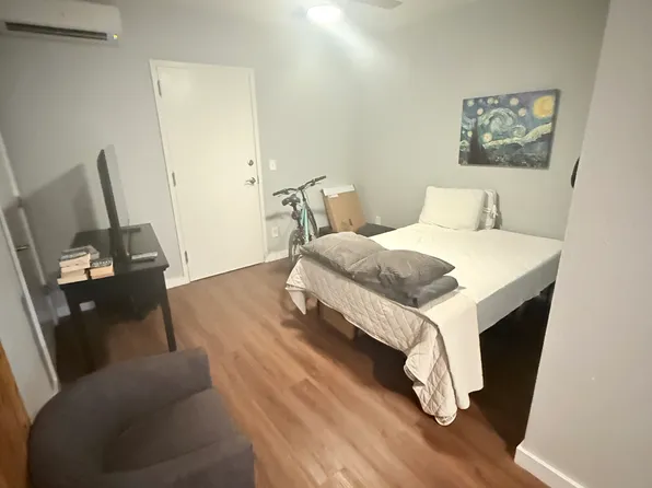 906 E Josephine St, San Antonio, TX 78208