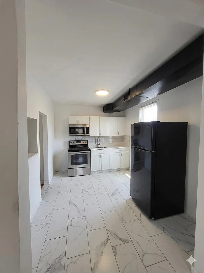 Unit Photo - 5735 Race St #2