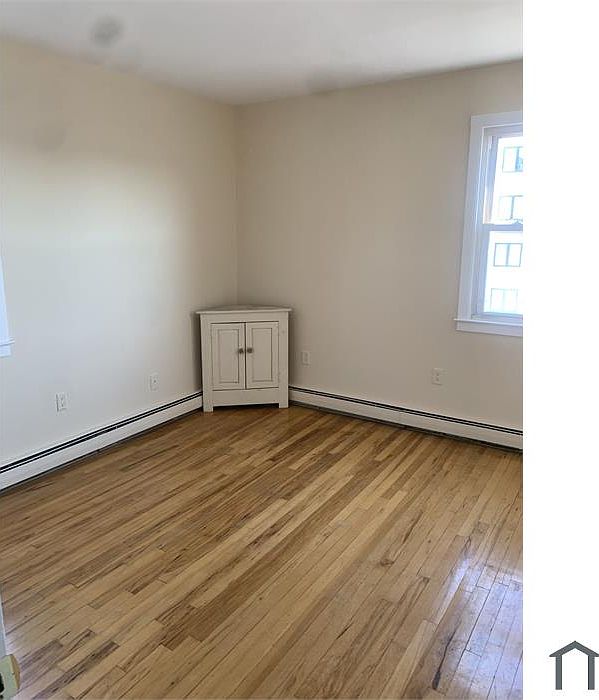 1st image of 324 Strawberry Hill Ave APT B102