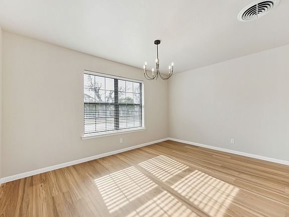 5th image of 626 Winchester Dr