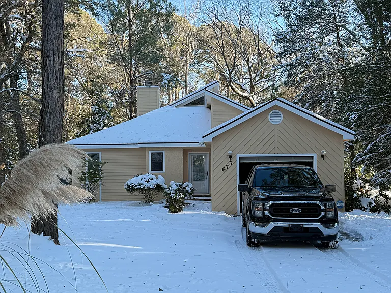 673 Folly Dr SE — Photo 9