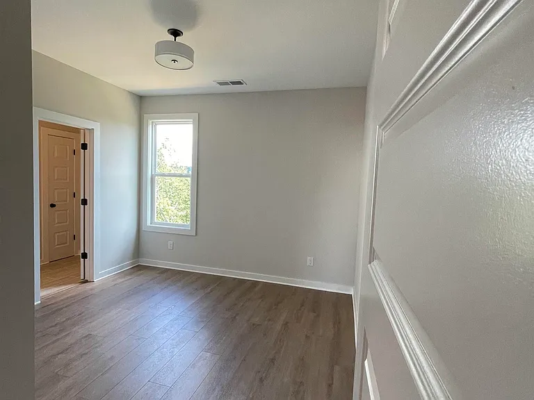 4870 Silas Ave — Photo 10