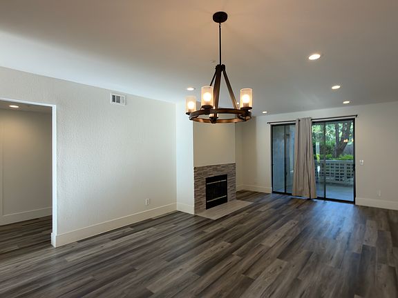 2nd image of 2588 Oak Rd APT 140