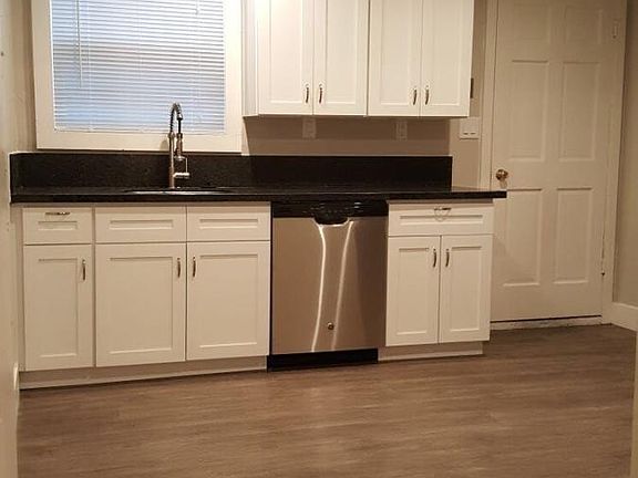 4th image of 224 5th St APT 2