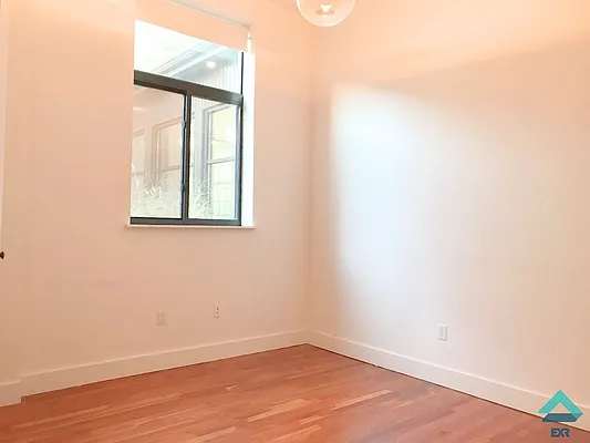 Rented by EXR | media 87