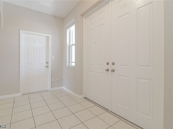 4th image of 1013 SW 33rd St